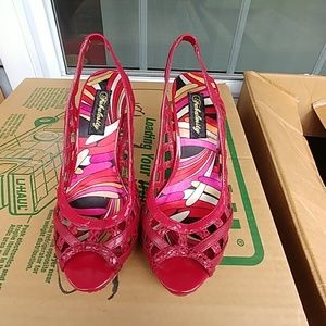 Red pumps
